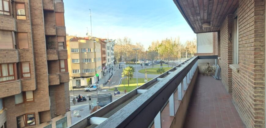 Piso único con terraza y galeria en sitio ideal