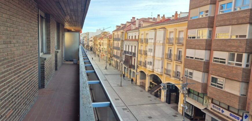 Piso único con terraza y galeria en sitio ideal