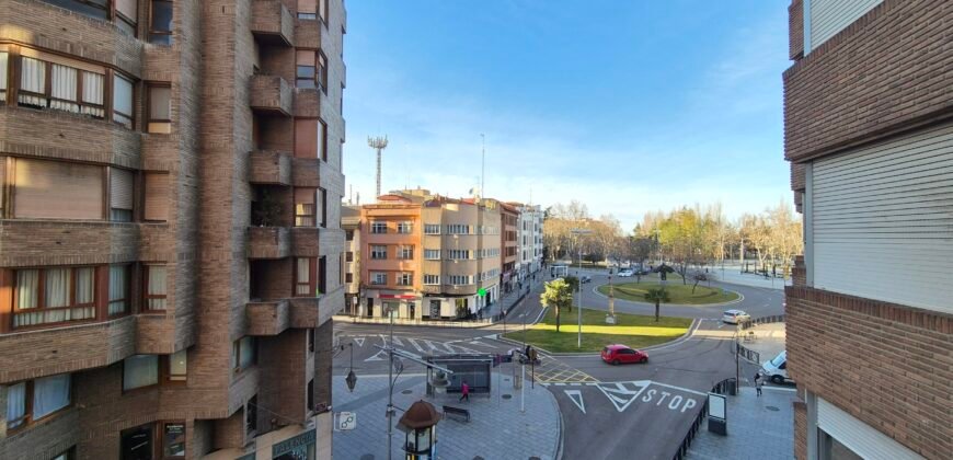Piso único con terraza y galeria en sitio ideal