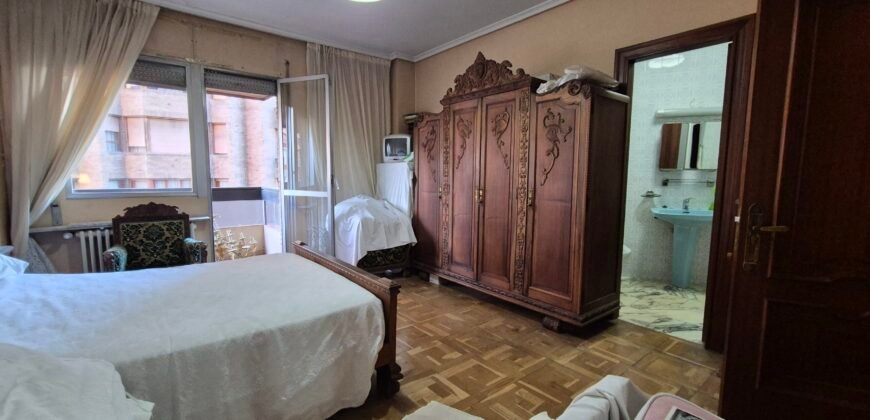 Piso único con terraza y galeria en sitio ideal