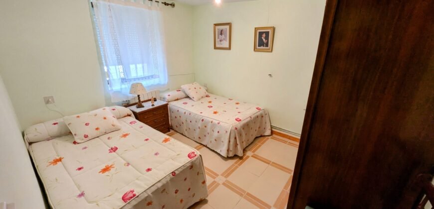 Casa de SEIS dormitorios y patio en Piña de Campos