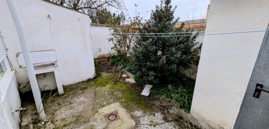 Casa de SEIS dormitorios y patio en Piña de Campos