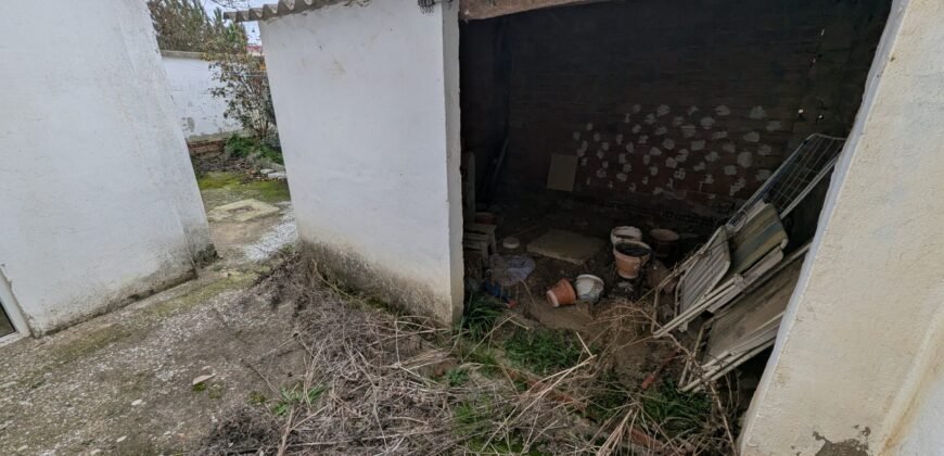 Casa de SEIS dormitorios y patio en Piña de Campos