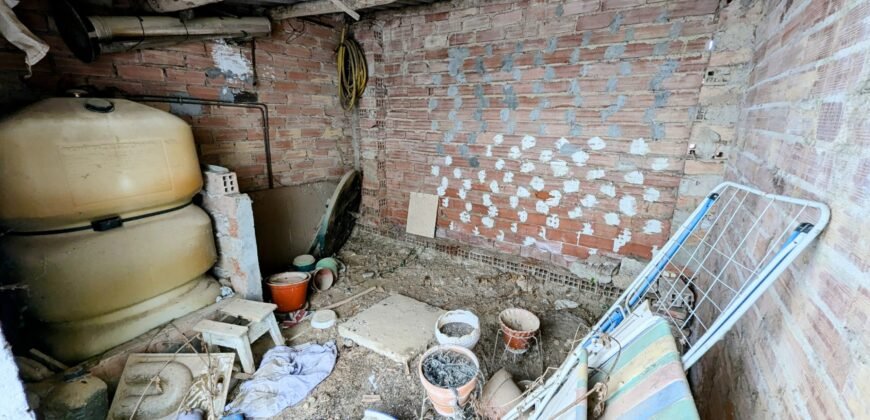 Casa de SEIS dormitorios y patio en Piña de Campos