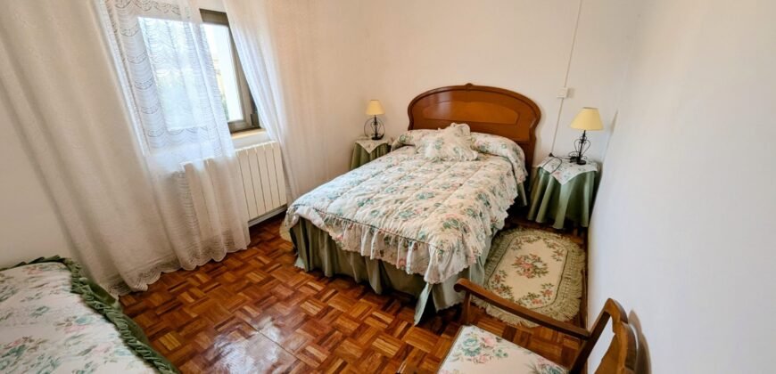 Casa de SEIS dormitorios y patio en Piña de Campos