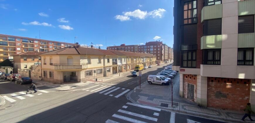 Piso en Venta en Palencia reformado con garaje y trastero