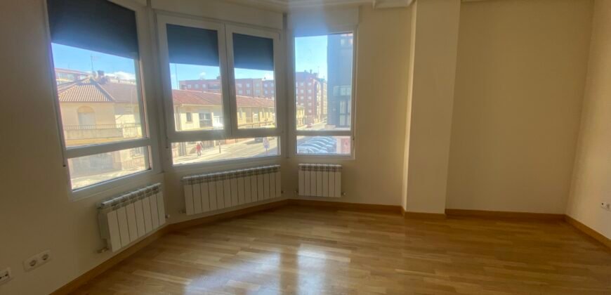 Piso en Venta en Palencia reformado con garaje y trastero