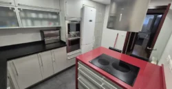 Chalet pareado de tres plantas con garaje y trastero