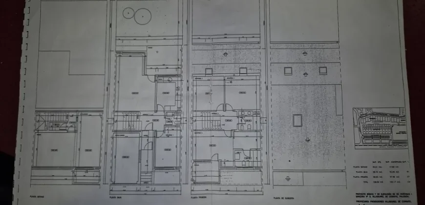 Chalet pareado de tres plantas con garaje y trastero