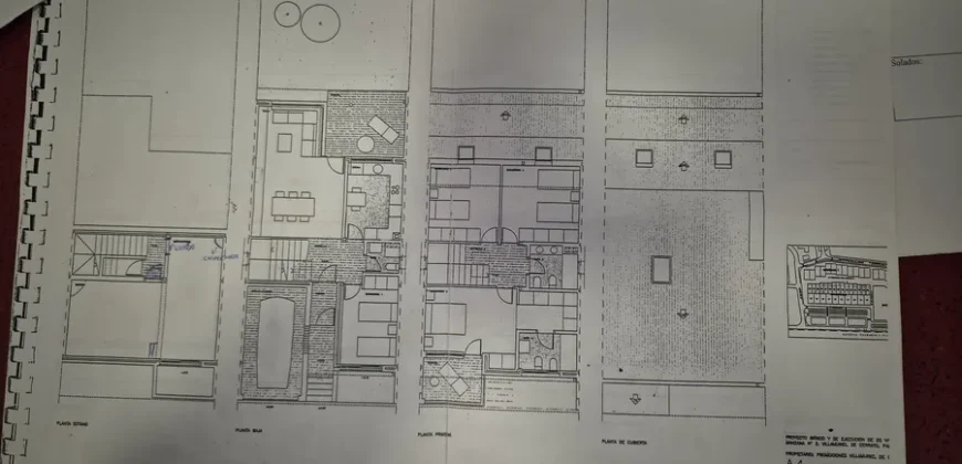 Chalet pareado de tres plantas con garaje y trastero