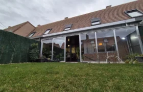 Chalet pareado de tres plantas con garaje y trastero