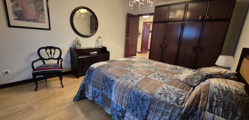 Chalet pareado de tres plantas con garaje y trastero