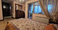 Chalet pareado de tres plantas con garaje y trastero