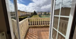 Chalet pareado de tres habitaciones y tres baños