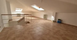 Chalet pareado de tres habitaciones y tres baños