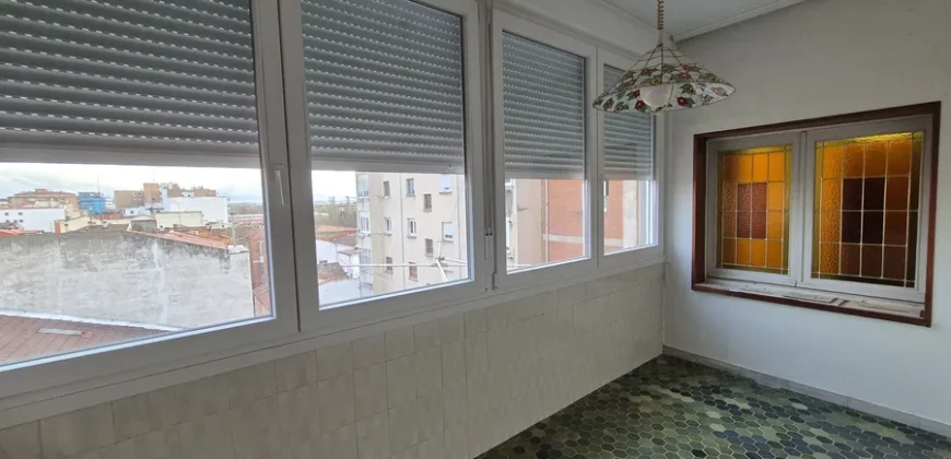 Piso céntrico en Palencia de cuatro habitaciones y dos baños