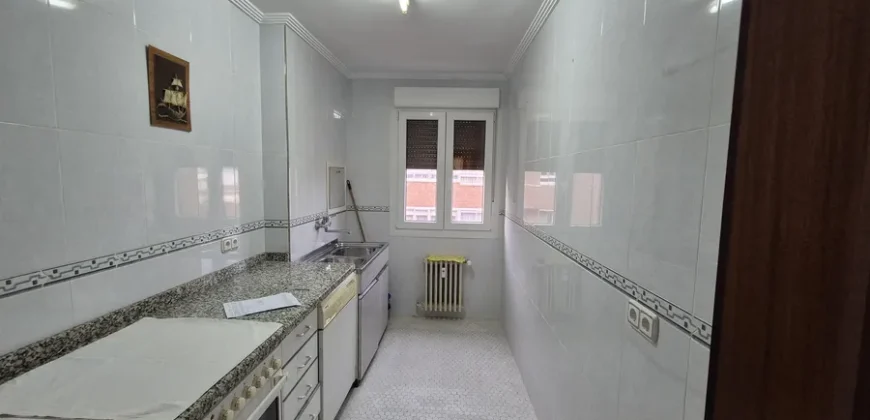 Piso céntrico en Palencia de cuatro habitaciones y dos baños