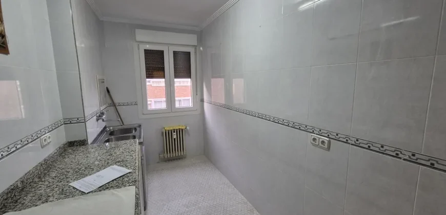 Piso céntrico en Palencia de cuatro habitaciones y dos baños