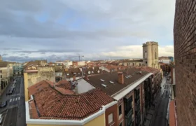 Piso céntrico en Palencia de cuatro habitaciones y dos baños