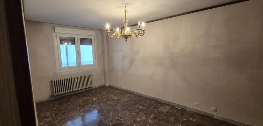 Piso céntrico en Palencia de cuatro habitaciones y dos baños