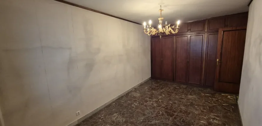 Piso céntrico en Palencia de cuatro habitaciones y dos baños