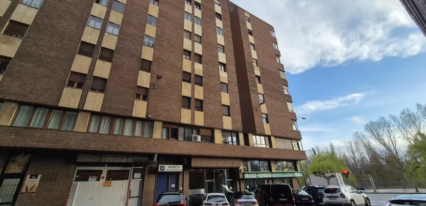 Piso céntrico en Palencia de cuatro habitaciones y dos baños