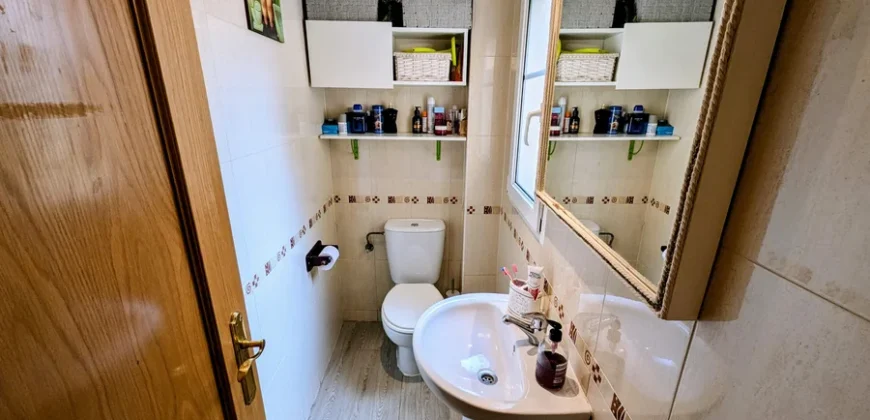 Chalet adosado en venta en Magaz con cuatro habitaciones y tres baños