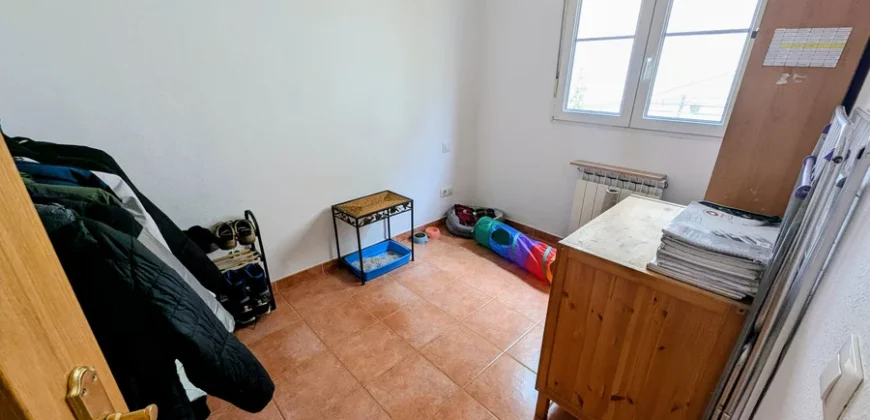 Chalet adosado en venta en Magaz con cuatro habitaciones y tres baños