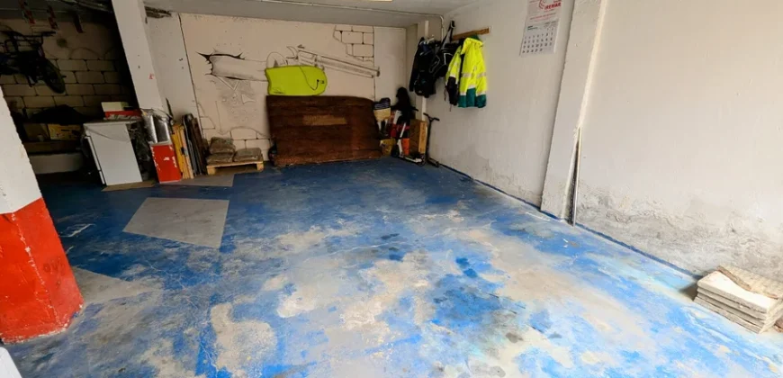 Chalet adosado en venta en Magaz con cuatro habitaciones y tres baños