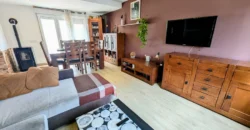 Chalet adosado en venta en Magaz con cuatro habitaciones y tres baños