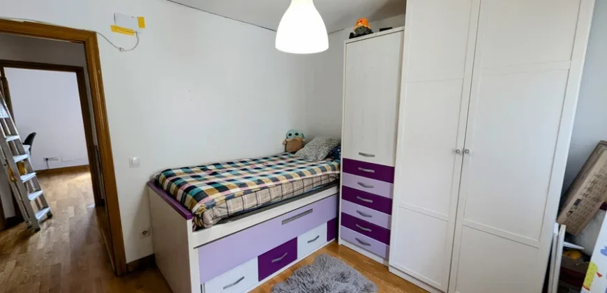 Chalet adosado en venta en Magaz con cuatro habitaciones y tres baños