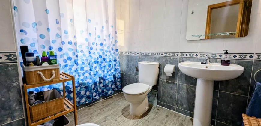 Chalet adosado en venta en Magaz con cuatro habitaciones y tres baños