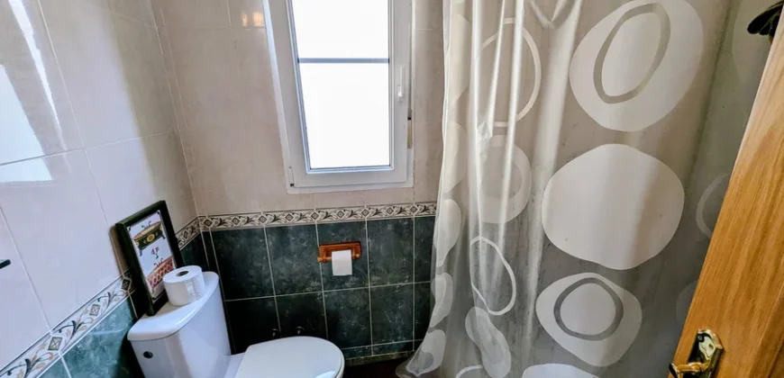 Chalet adosado en venta en Magaz con cuatro habitaciones y tres baños