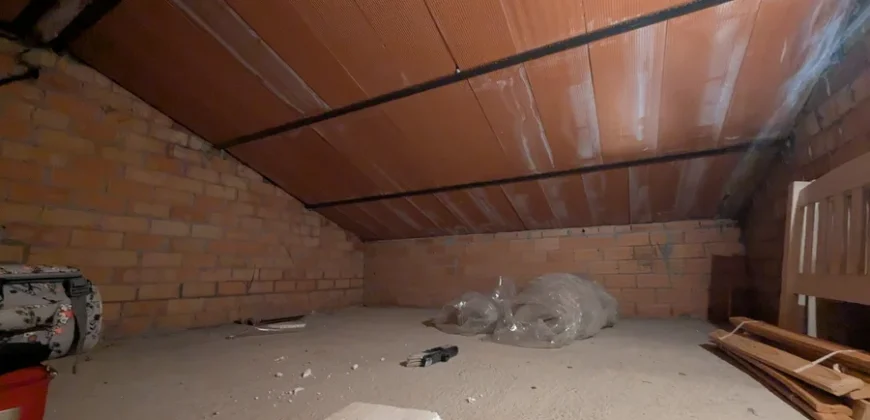 Chalet adosado en venta en Magaz con cuatro habitaciones y tres baños