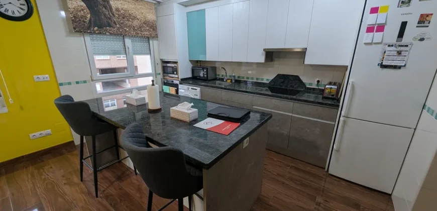 Piso en Palencia de cuatro habitaciones y dos baños