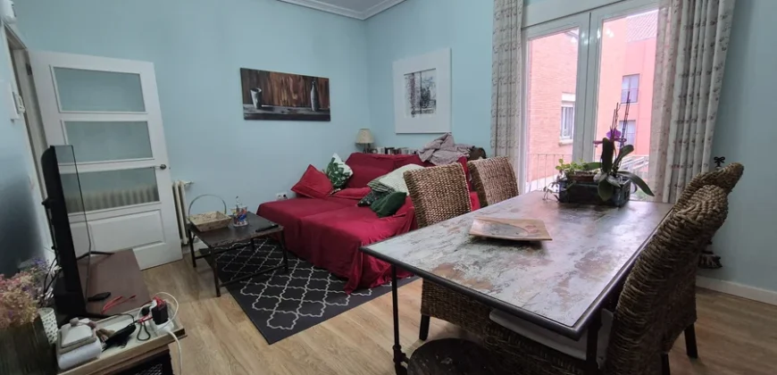 Piso en el centro de Palencia de cuatro habitaciones con terraza