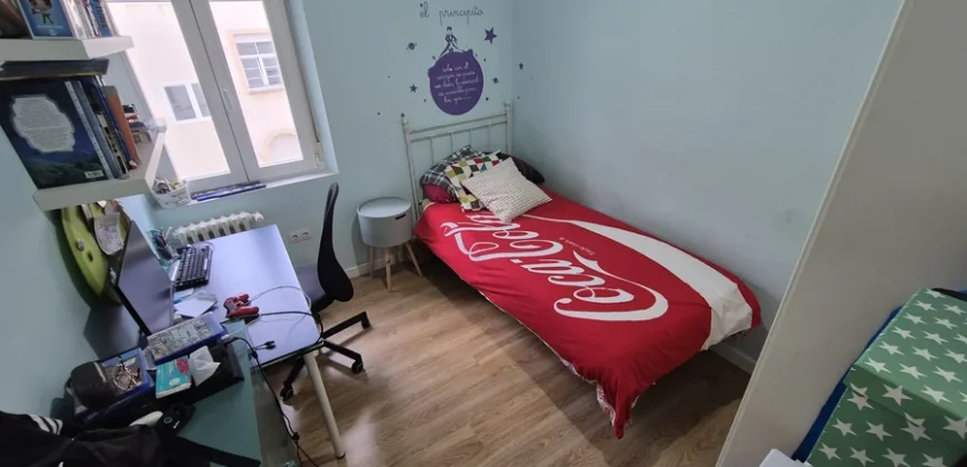 Piso en el centro de Palencia de cuatro habitaciones con terraza