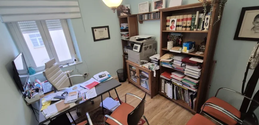 Piso en el centro de Palencia de cuatro habitaciones con terraza