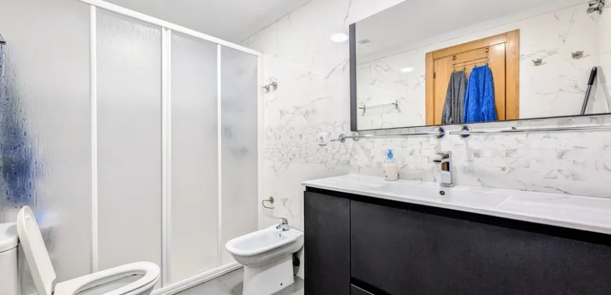 Piso en Palencia de cuatro habitaciones y dos baños