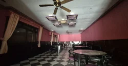 Pack de dos viviendas, bar, tres terrenos, garaje y merendero.