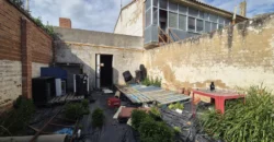 Pack de dos viviendas, bar, tres terrenos, garaje y merendero.