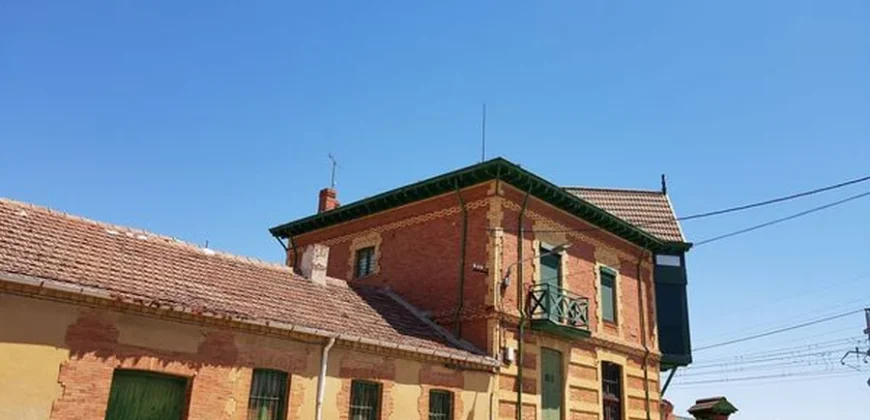 Casa independiente en venta en Fromista con 5 habitaciones