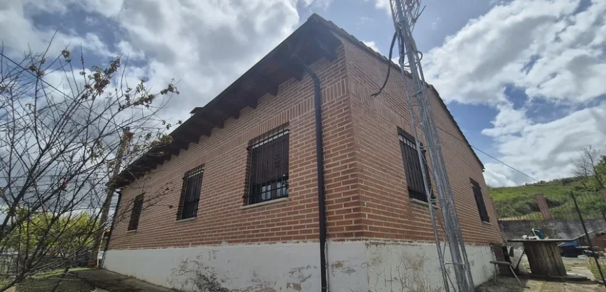 Chalet independiente en venta en Valle del Pisuerga