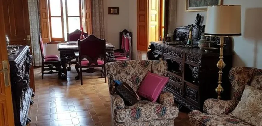 Casa independiente en venta en Fromista con 5 habitaciones