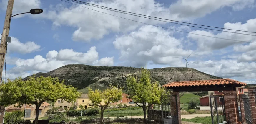 Chalet independiente en venta en Valle del Pisuerga