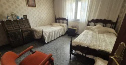 Pack de dos viviendas, bar, tres terrenos, garaje y merendero.