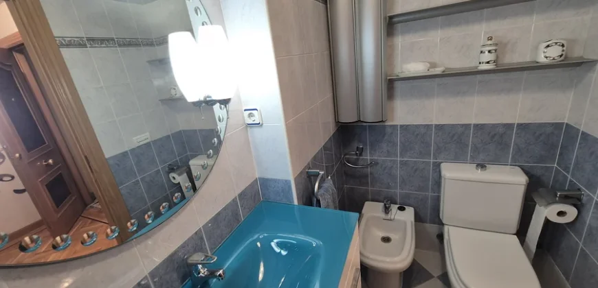 Pack de dos viviendas, bar, tres terrenos, garaje y merendero.