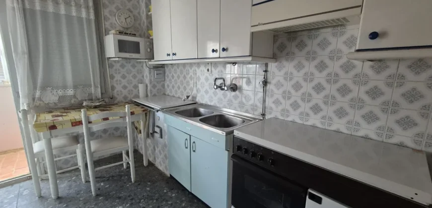 Pack de dos viviendas, bar, tres terrenos, garaje y merendero.