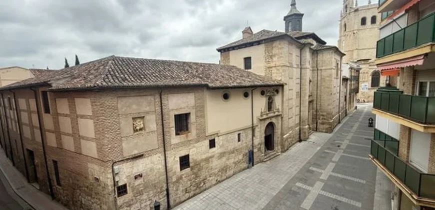 Piso en Palencia centro con terraza.