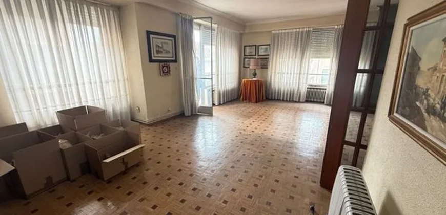 Piso en Palencia centro con terraza.